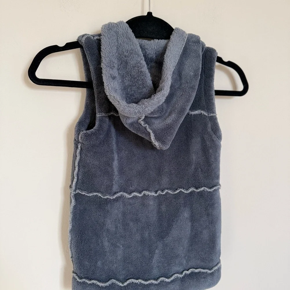 NWT Ragdolls and Rockets Gray Sherpa Hooded Vest 6/6X